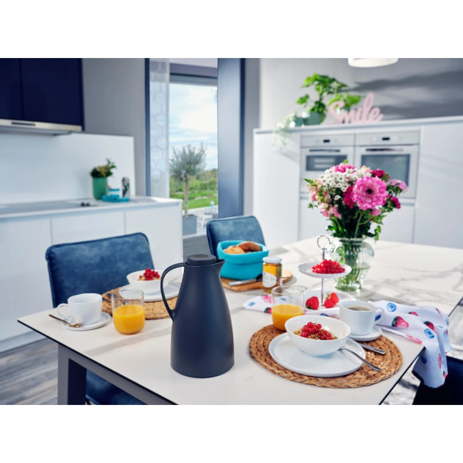 Leifheit Harmonic Isoleerkan 1.0 L Donkerblauw 3 Leifheit Harmonic Isoleerkan 1.0 L Donkerblauw - Afbeelding 3